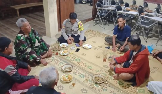 Babinsa dan Bhabinkamtibmas Sanden Gelar Patroli Ronda Malam Bersama Warga Dayu Gadingsari