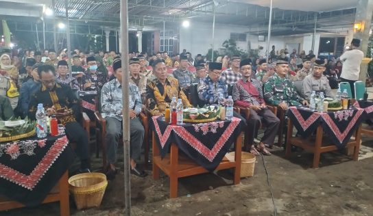 Lestarikan Budaya, Batuud Koramil 15/Sanden Hadiri Merti Dusun Malangan dengan Pagelaran Wayang Kulit Semalam Suntuk Srigading