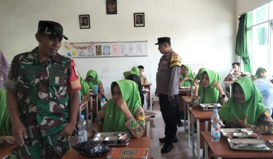 Babinsa Bantul Dampingi Penyaluran Program Makan Bergizi Gratis di MTsN 4 Bantul