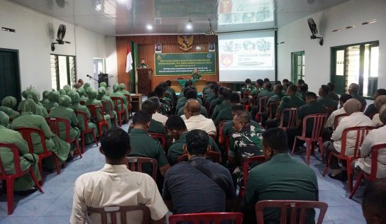 Kumdam IV/Diponegoro Berikan Penyuluhan HukumBagi Prajurit, PNS, Persit Kodim Kulon Progo dan Minvetcad IV/17