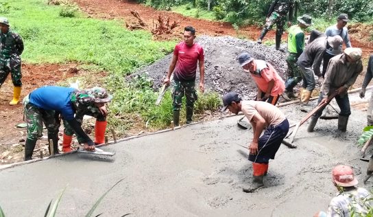 PROGRES PENGECORAN JALAN PROGRAM TMMD GEDONG CAPAI TARGET SIGNIFIKAN