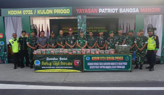 Ramadhan Berkah Berbagi Takjil Bersama Kodim 0731/Kulon Progo