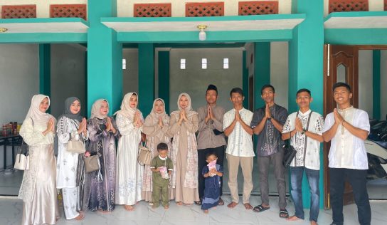 Haru Lebaran di Sragen 8 Tahun Terpisah, Penjahit Sederhana Akhirnya Berkumpul dengan Putra-Putra TNI dan Keluarga Tercinta