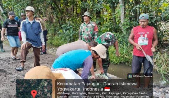 Babinsa Kodim 0729/Bantul Laksanakan Pembangunan Jembatan Garuda di Guwosari