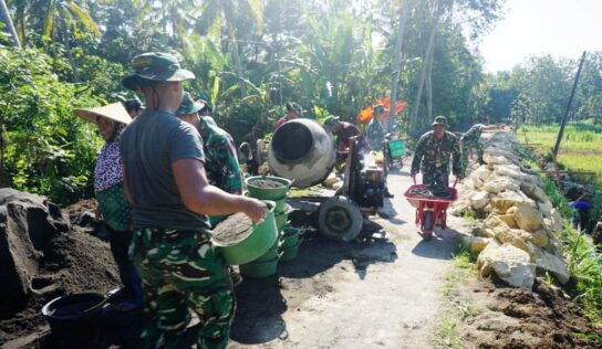 Panasnya Sinar Matahari Tak Pengaruhi Semangat Kerja