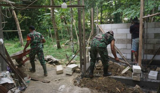 “TMMD KULON PROGO BANGUN 5 UNIT JAMBAN WARGA BANTUAN INI SANGAT BERMANFAAT UJAR BAPAK EKA PURWANTO”