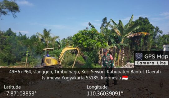 Babinsa Kodim 0729/Bantul Dampingi Pekerjaan Perataan Lahan KDKMP di Timbulharjo