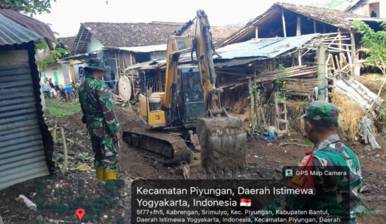 Babinsa Kodim 0729/Bantul Dampingi Pembangunan Jembatan Garuda di Srimulyo