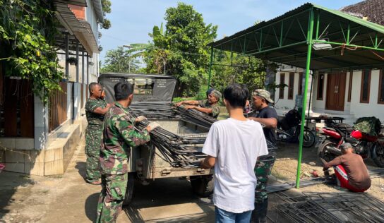 Perakitan Kolom Besi Jembatan Garuda di Manding Terus Berlanjut