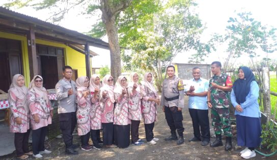 Babinsa Tirtomulyo Dampingi Penyuluhan KB di Wilayah Kretek