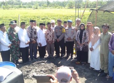 Danramil 13/Kretek Hadiri Peletakan Batu Pertama Masjid Al-Mukhlisin